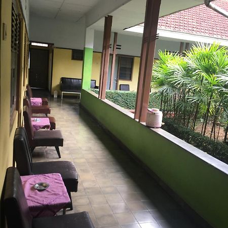 Oyo Life 1708 Hotel Budi Famili 1 Syariah Ciamis Esterno foto