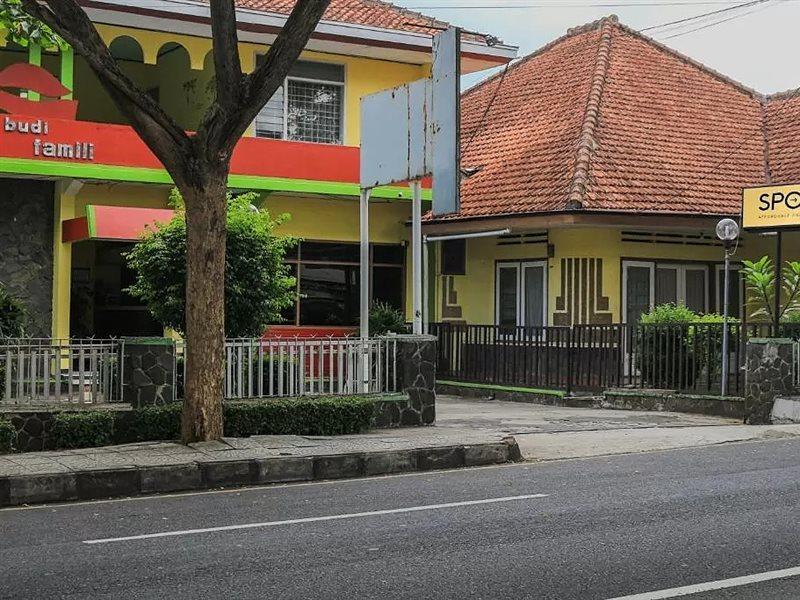 Oyo Life 1708 Hotel Budi Famili 1 Syariah Ciamis Esterno foto