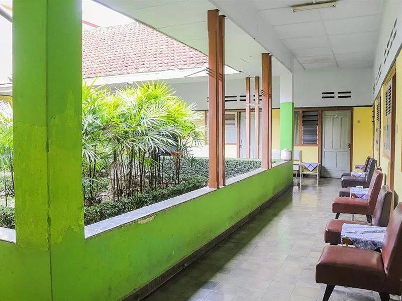 Oyo Life 1708 Hotel Budi Famili 1 Syariah Ciamis Esterno foto