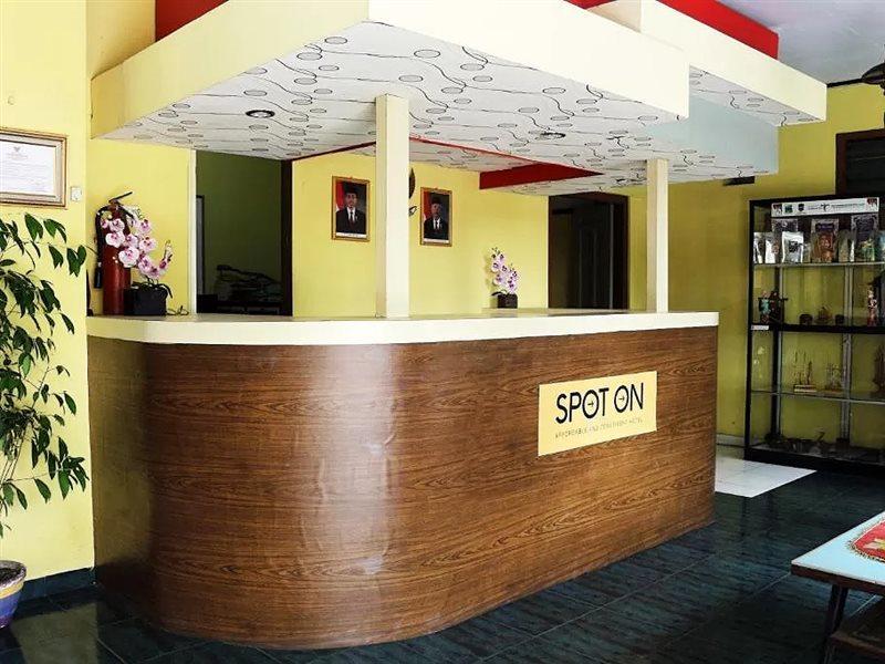 Oyo Life 1708 Hotel Budi Famili 1 Syariah Ciamis Esterno foto