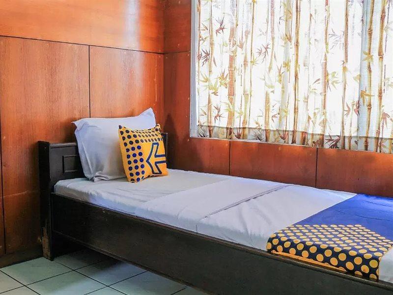 Oyo Life 1708 Hotel Budi Famili 1 Syariah Ciamis Esterno foto
